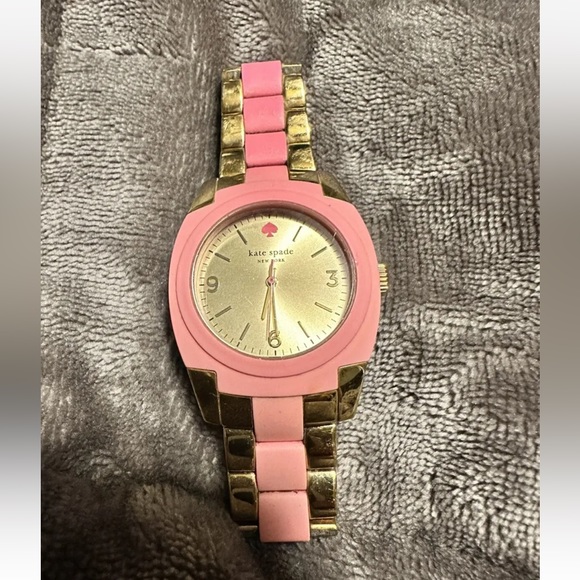 Kate spade very unique watch for small wrist - Picture 2 of 6